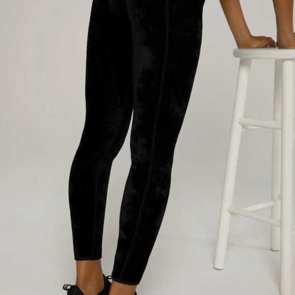 GOOD AMERICAN REVERSIBLE VELOUR LEGGING GP0562 EUC - Picture 4 of 15